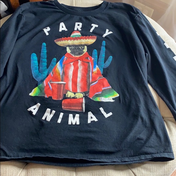 Party animal pug tee - Picture 3 of 5